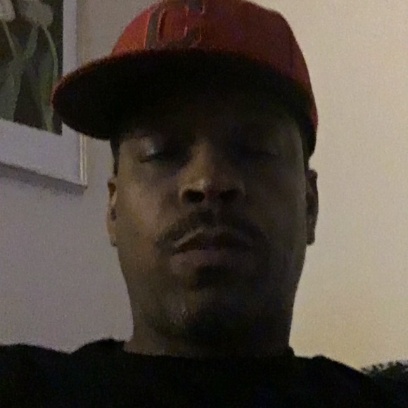 Meet your Posher, Carlos - Picture 1 of 1